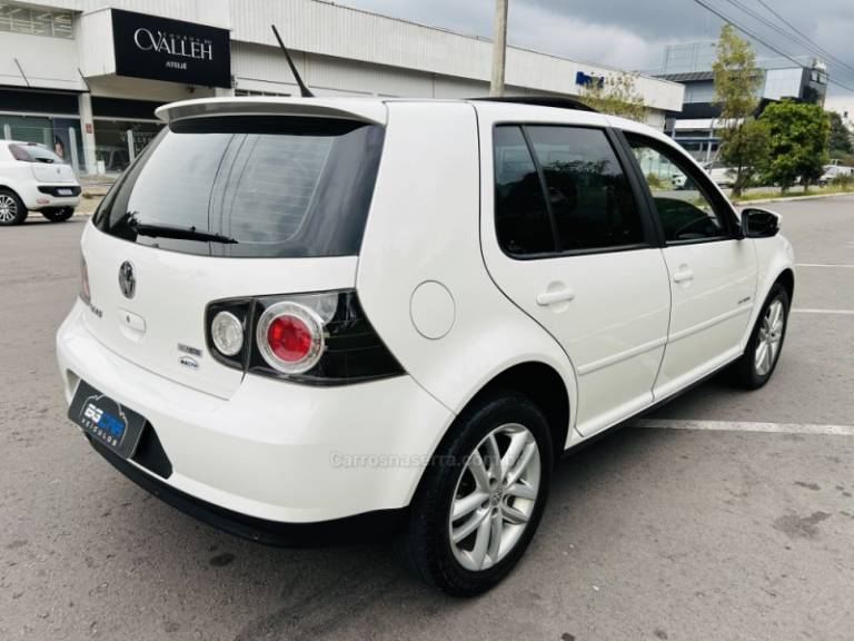 VOLKSWAGEN - GOLF - 2013/2013 - Branca - R$ 59.900,00