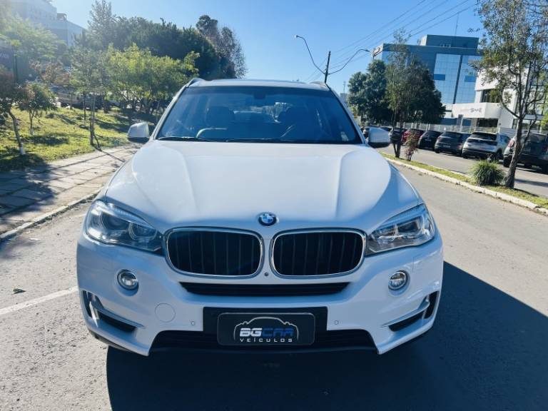 BMW - X5 - 2015/2015 - Branca - R$ 159.900,00